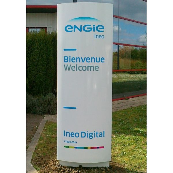 totem publicitaire exterieur